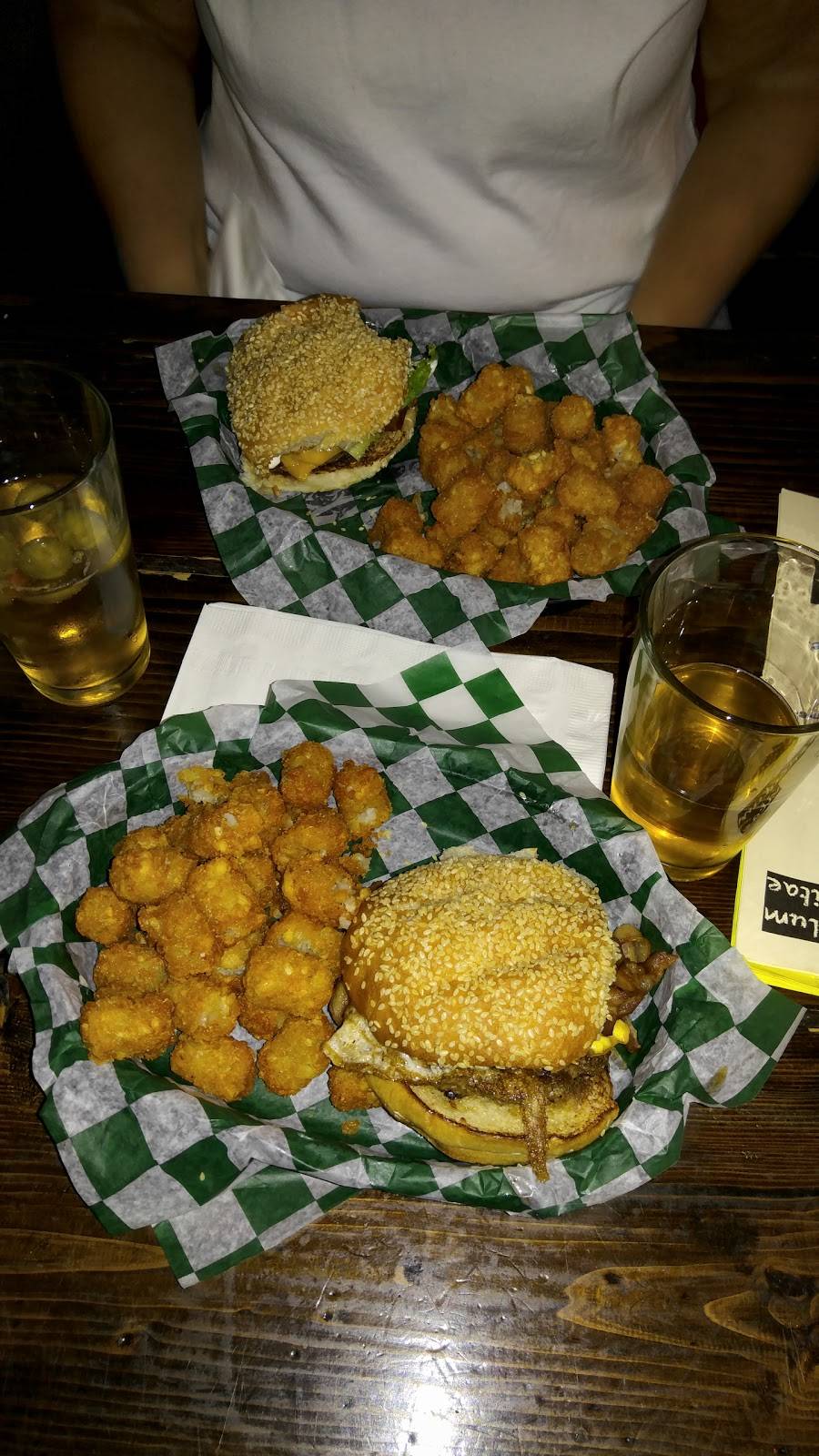 Quarry House Tavern | restaurant | 8401 Georgia Ave, Silver Spring, MD 20910, USA | 3018445504 OR +1 301-844-5504