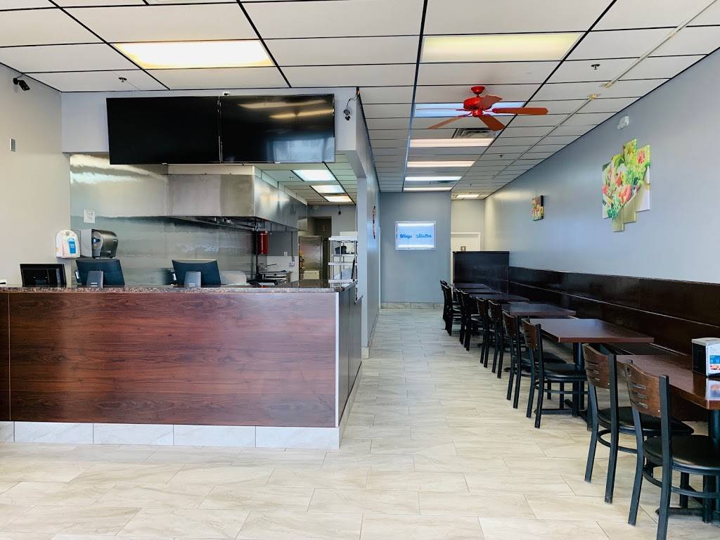 Wing Master | restaurant | 3125 N University St, Peoria, IL 61604, USA | 3096431388 OR +1 309-643-1388