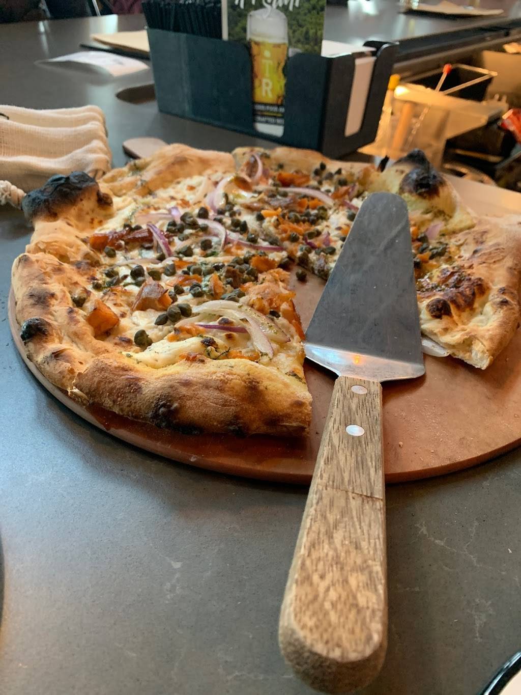 Tumbled Rock Brewery & Kitchen | restaurant | S5718 State Rd 136 & DL, Baraboo, WI 53913, USA | 6084484340 OR +1 608-448-4340