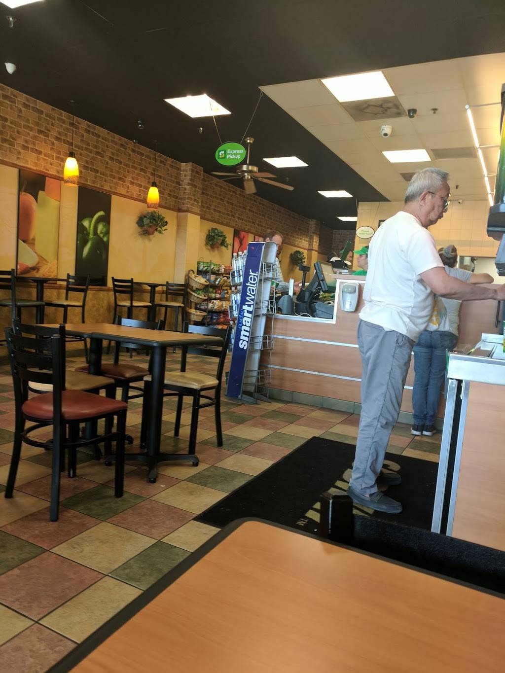Subway Restaurants | restaurant | 2035 Verdugo Blvd, Montrose, CA 91020, USA | 8182489430 OR +1 818-248-9430