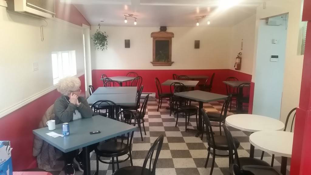 Snack-Bar Ste-Croix | restaurant | 6087 Rue Principale, Sainte-Croix, QC G0S 2H0, Canada | 4189263030 OR +1 418-926-3030