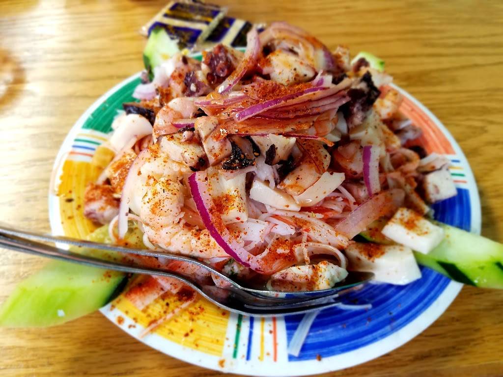 Las Islas Marias | restaurant | 522 SW Military Dr, San Antonio, TX 78221, USA | 2109227777 OR +1 210-922-7777