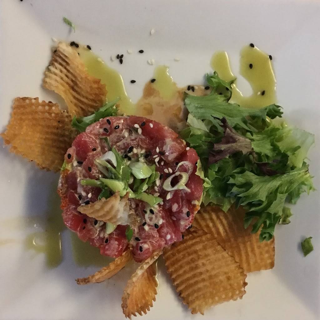 The Coast Grill | restaurant | 1459, 1109 Noyack Rd #2, Southampton, NY 11968, USA | 6312832277 OR +1 631-283-2277