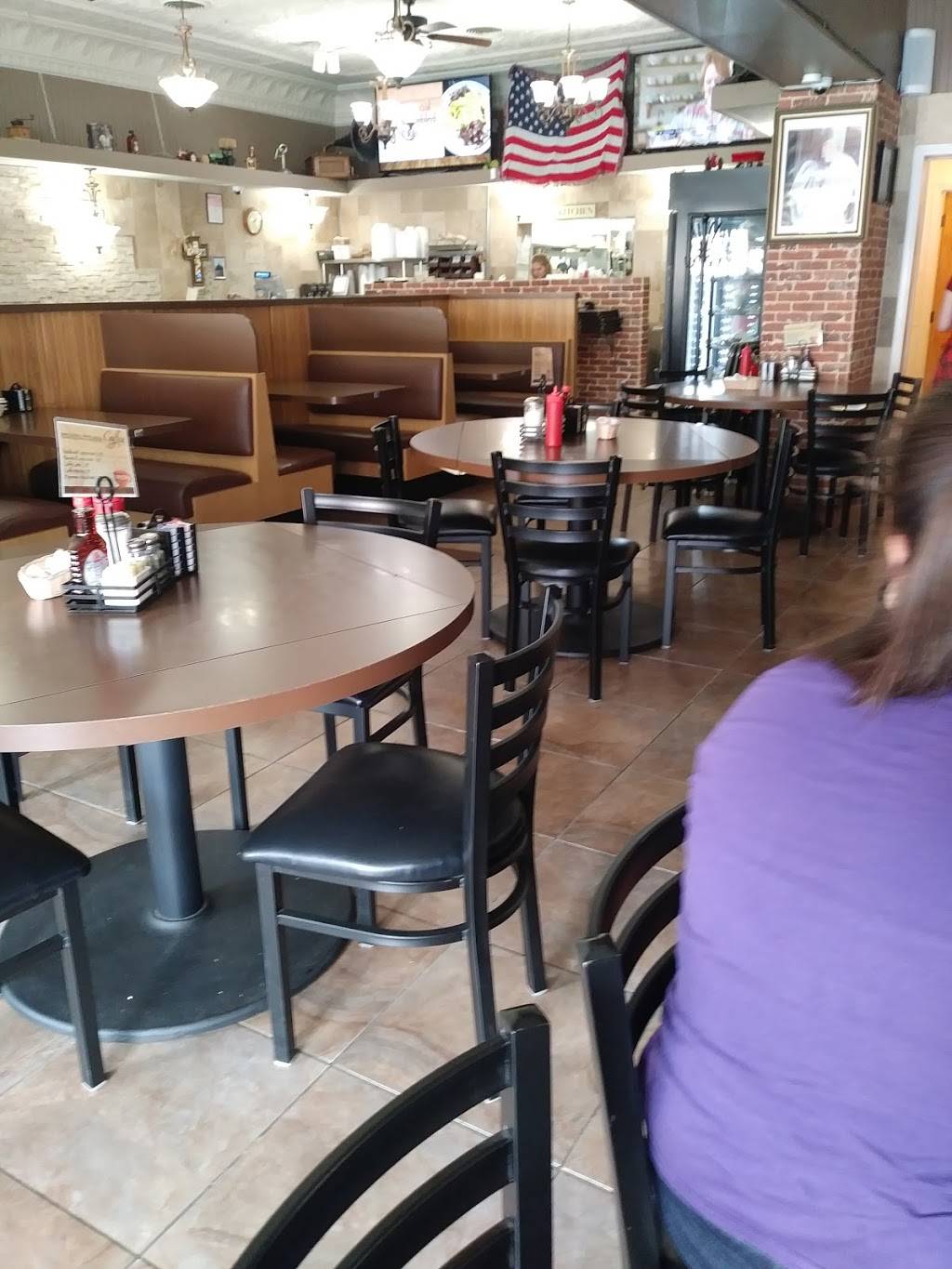 Papas of Armada Family Restaurant | restaurant | 23056 E Main St, Armada, MI 48005, USA | 5867845177 OR +1 586-784-5177