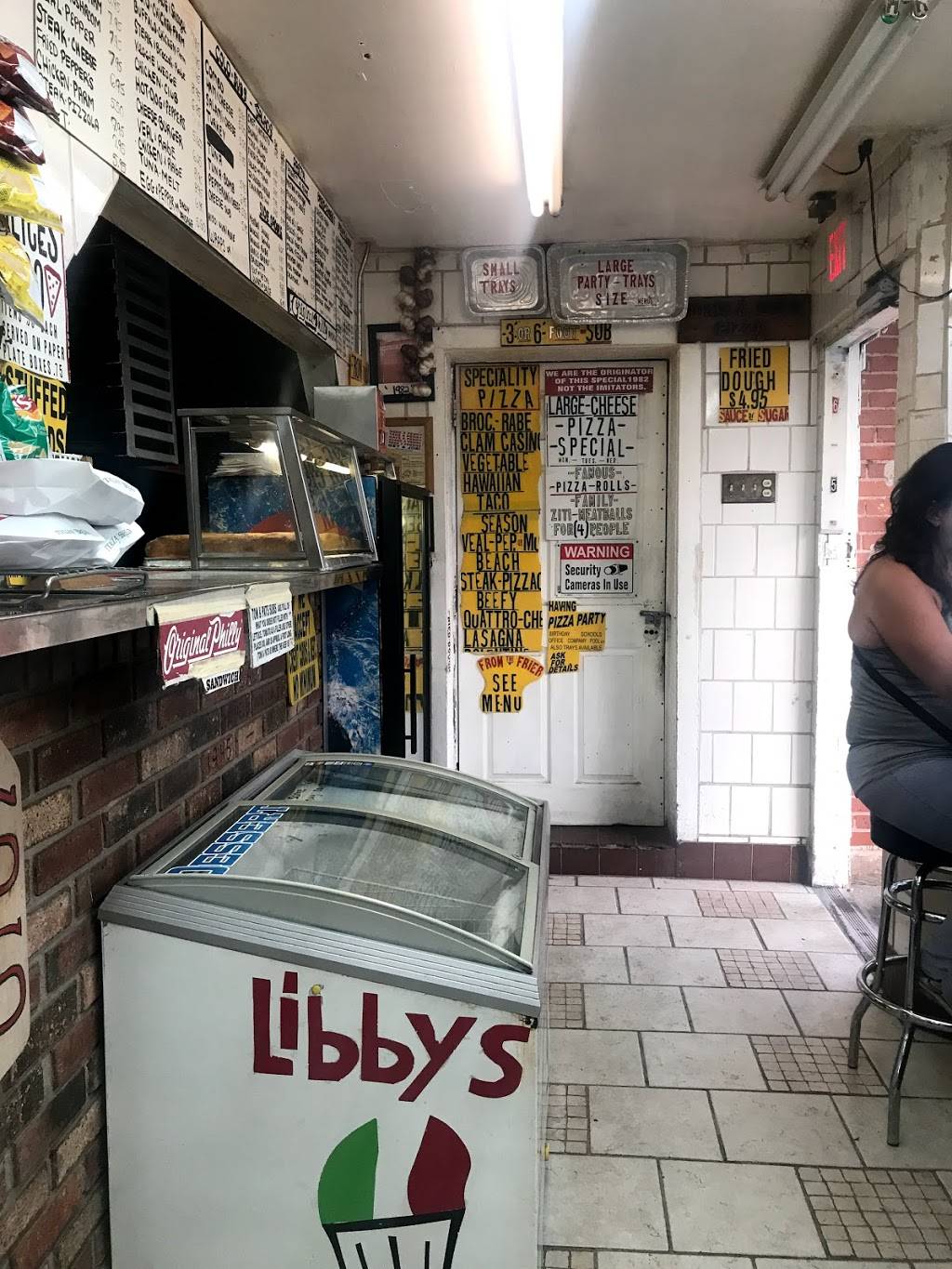 Tom & Pats Pizza | restaurant | 9 Prospect Ave, West Haven, CT 06516, USA | 2039325315 OR +1 203-932-5315