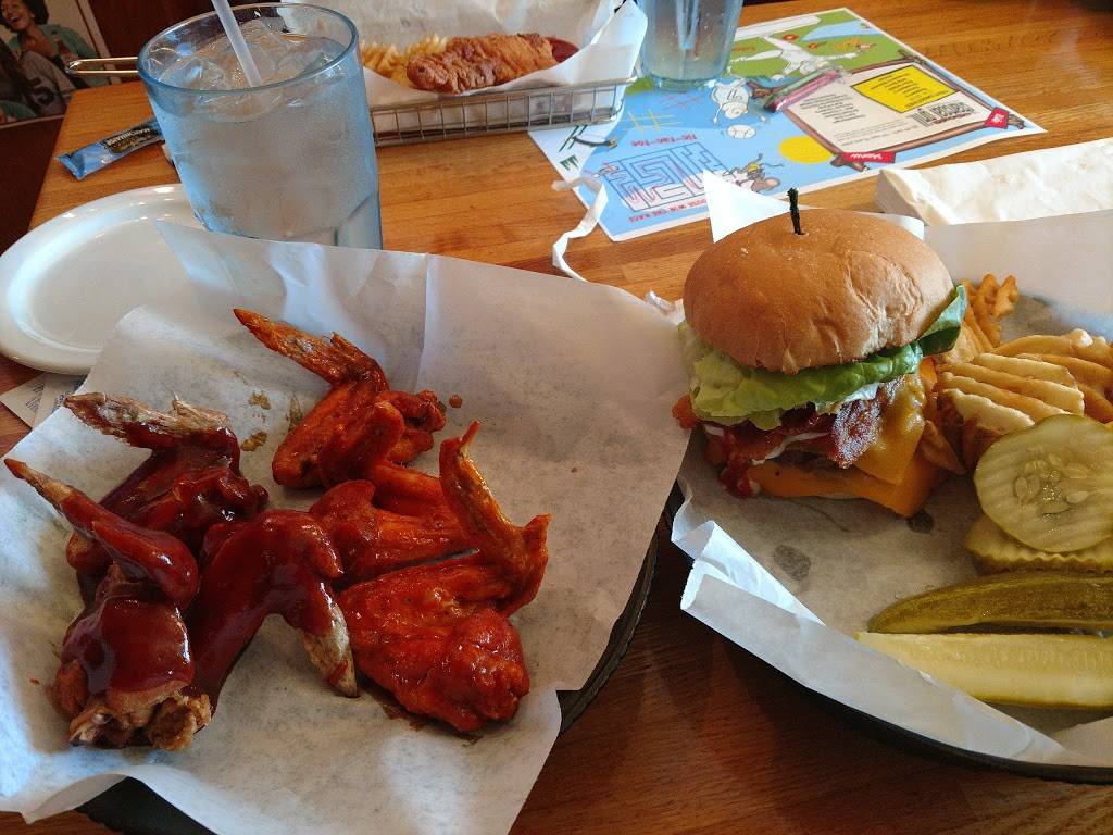 Charcoal Grill & Rotisserie | restaurant | 3839 Douglas Ave, Racine, WI 53402, USA | 2626392050 OR +1 262-639-2050