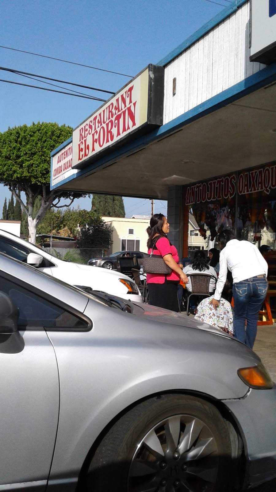 El Fortin | restaurant | 700 E Commonwealth Ave, Fullerton, CA 92831, USA | 7147734290 OR +1 714-773-4290