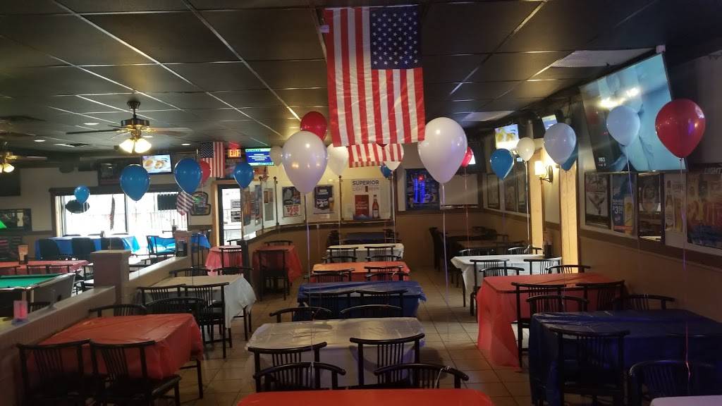 Crystal Bar & Grill | restaurant | 8051 N Middlebelt Rd, Westland, MI 48185, USA | 7344692494 OR +1 734-469-2494