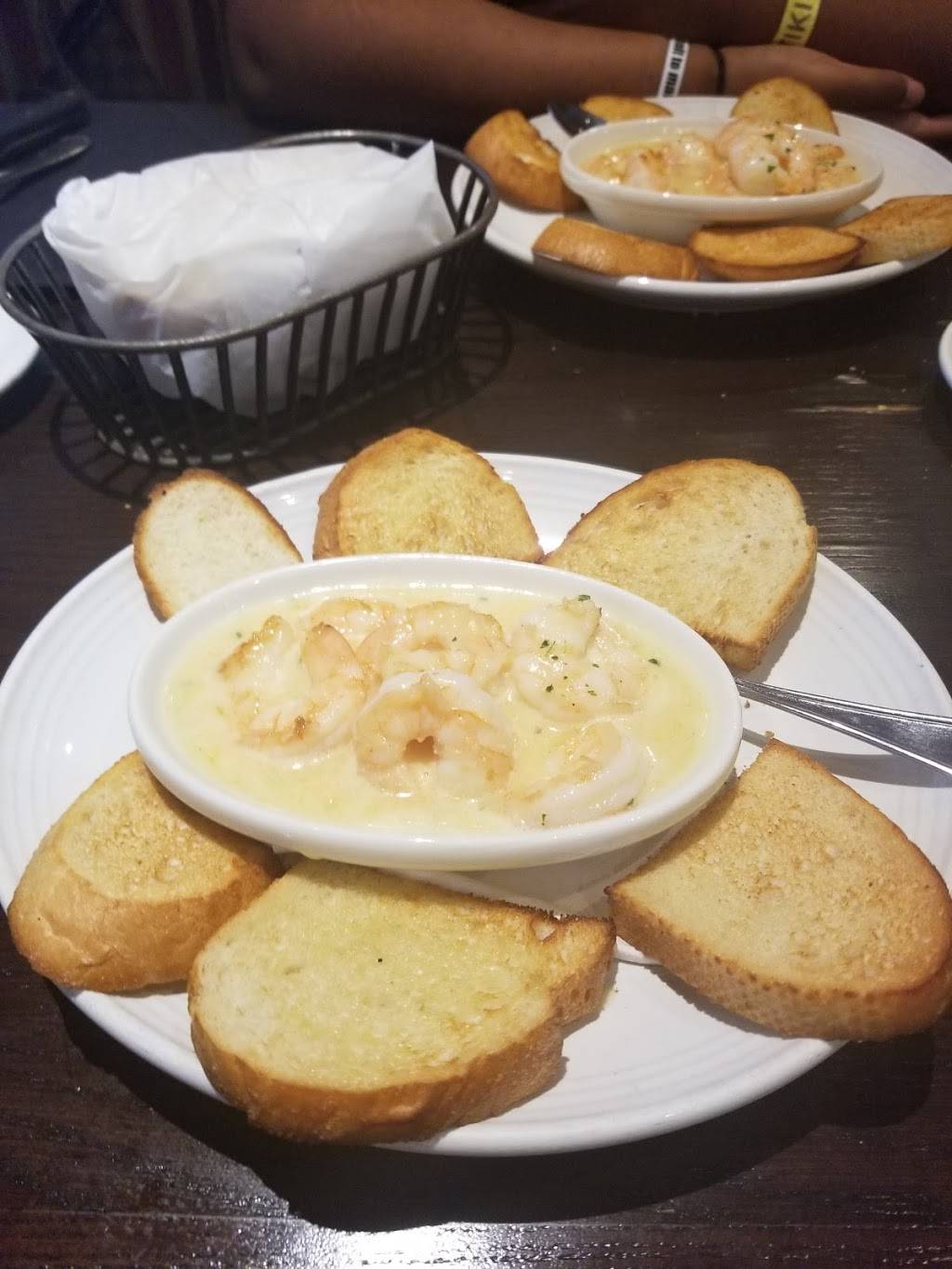 Carrabbas Italian Grill | restaurant | 7890 W Irlo Bronson Memorial Hwy, Kissimmee, FL 34747, USA | 4073909600 OR +1 407-390-9600