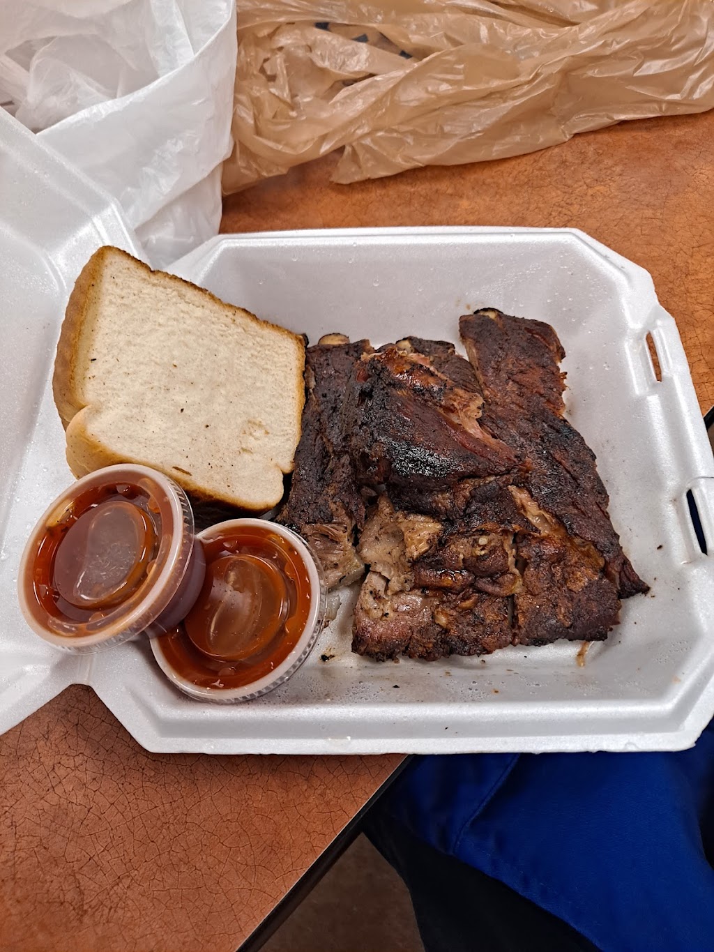 Windy City Grill Gang | restaurant | Rear of Sadiqs Bistro, 3762 Campbellton Rd SW, Atlanta, GA 30331, USA | 4049689082 OR +1 404-968-9082