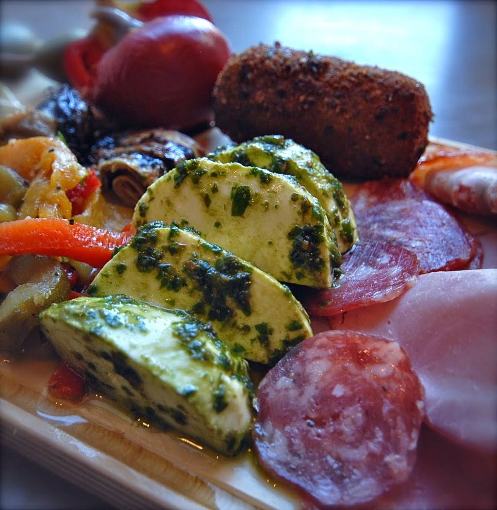 Matto | restaurant | 71 Rue Saint-Pierre, Québec, QC G1K 4A5, Canada | 4182669444 OR +1 418-266-9444