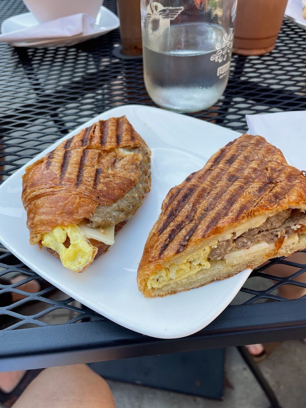 Lift Coffee Shop & Cafe | cafe | 218 W Broad St, Richmond, VA 23220, USA | 8043445438 OR +1 804-344-5438