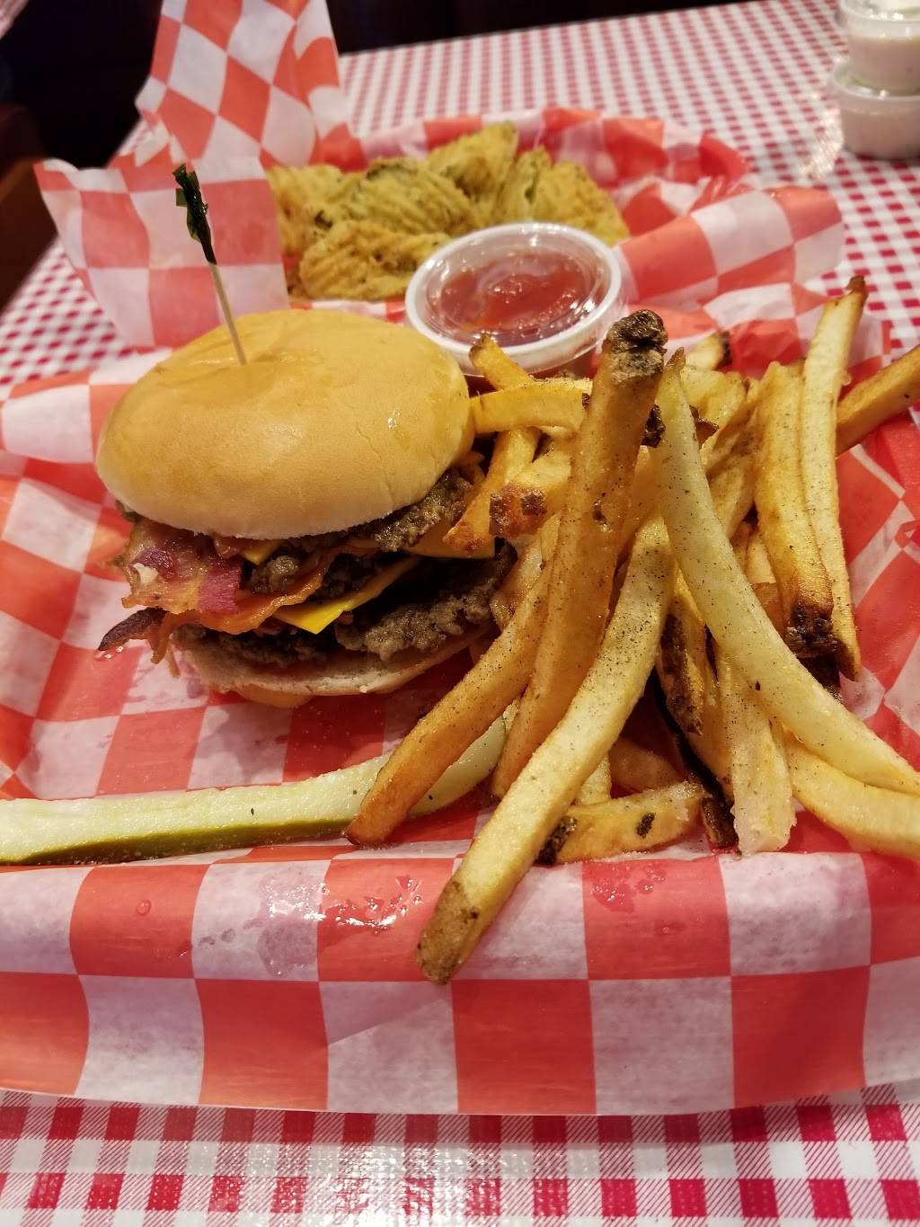 Dyers Cafe | restaurant | 101 N Center St, Collierville, TN 38017, USA | 9018507750 OR +1 901-850-7750