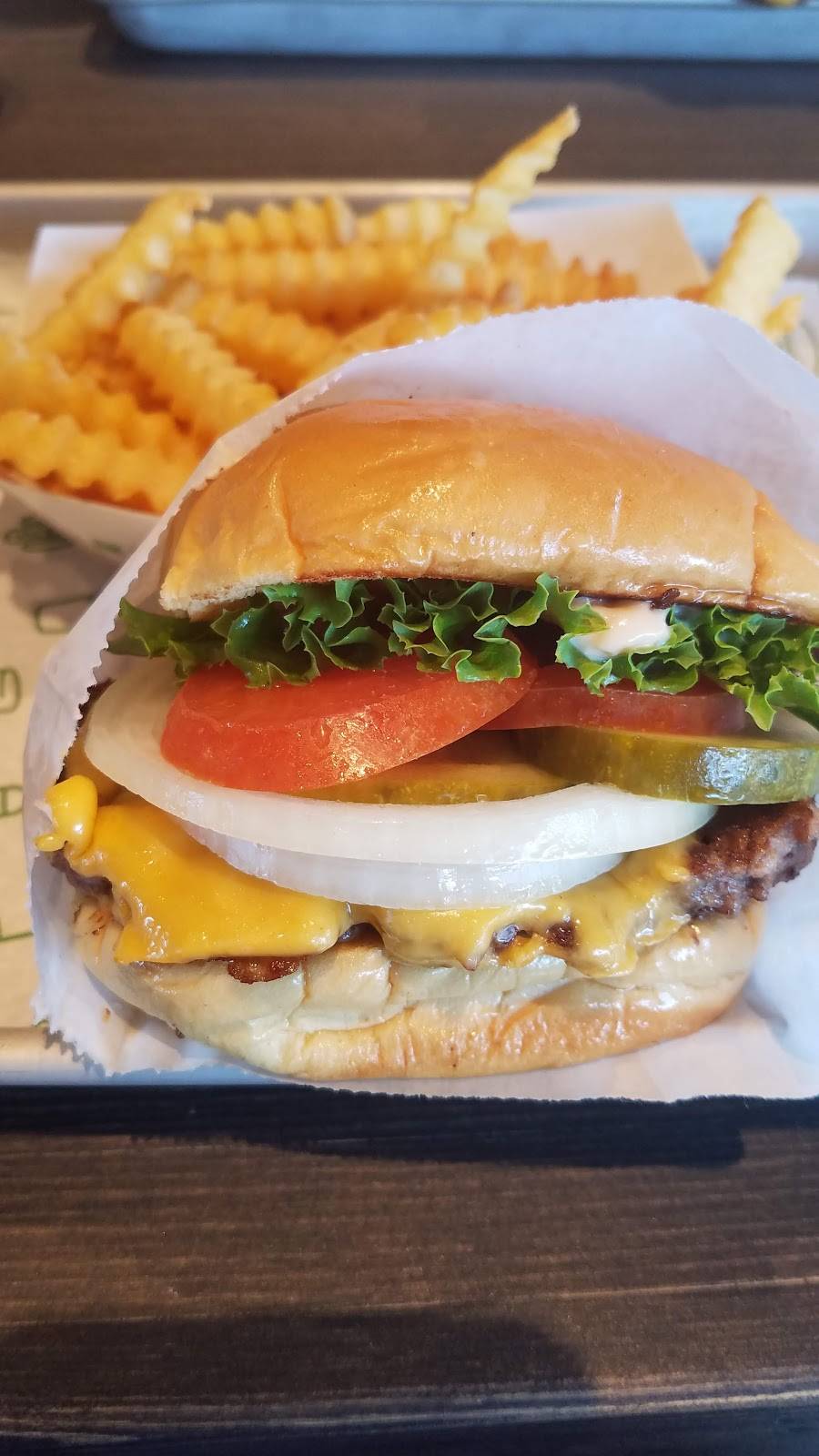 Shake Shack | restaurant | 1509 Park Central Dr #100, Highlands Ranch, CO 80129, USA | 7204521007 OR +1 720-452-1007