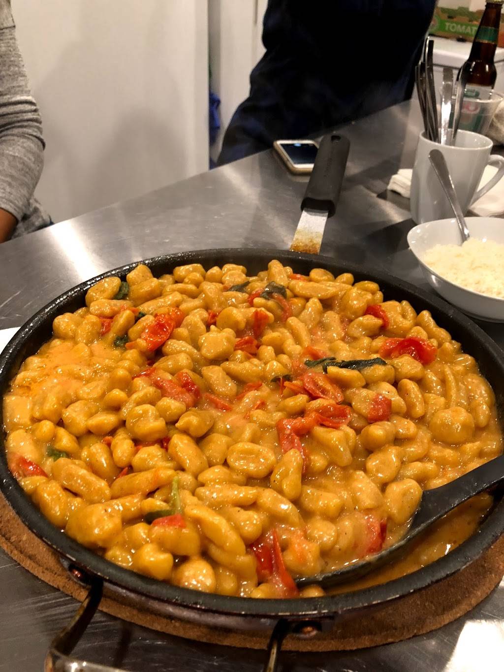 Forketta Épicerie Gourmet | restaurant | 3589 Rue Beaubien E, Montréal, QC H1X 1H1, Canada | 5147276885 OR +1 514-727-6885