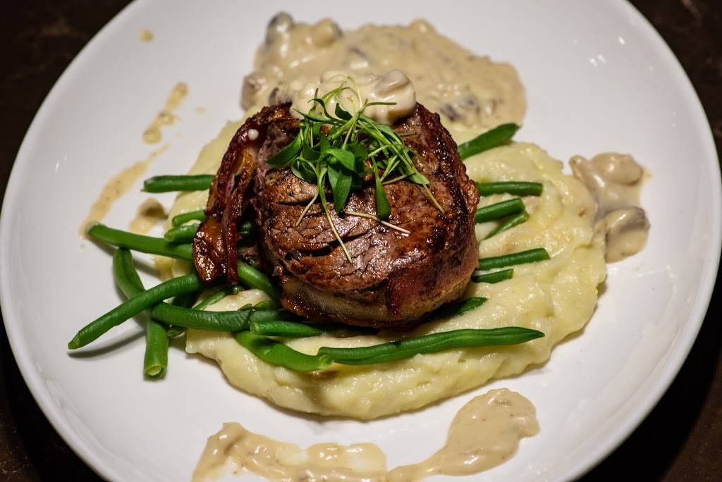 The Cutting Board Restaurant & Bar | restaurant | 285 E Hospitality Ln, San Bernardino, CA 92408, USA | 9098890133 OR +1 909-889-0133