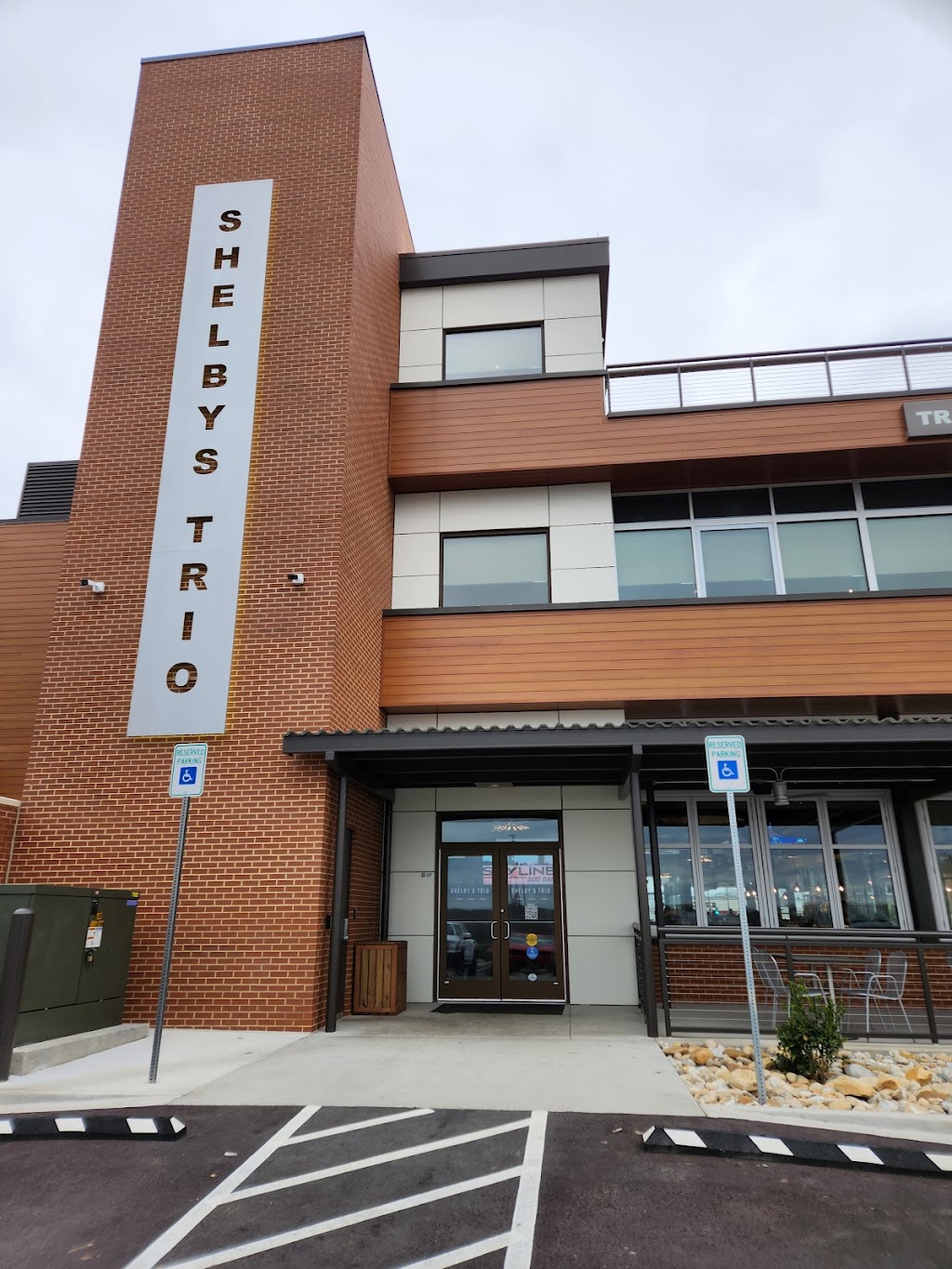 Joes Garage | restaurant | 304 N 2nd St, Clarksville, TN 37040, USA | 9319193373 OR +1 931-919-3373