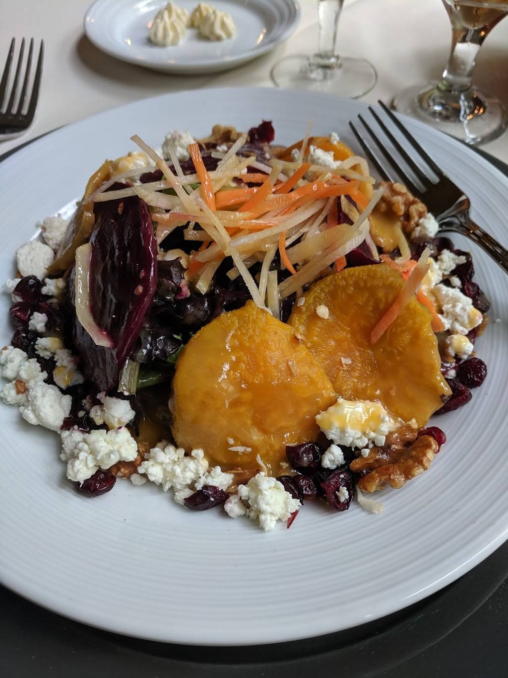 Castle Hill Restaurant | restaurant | 2910 VT-103, Cavendish, VT 05142, USA | 8022267361 OR +1 802-226-7361