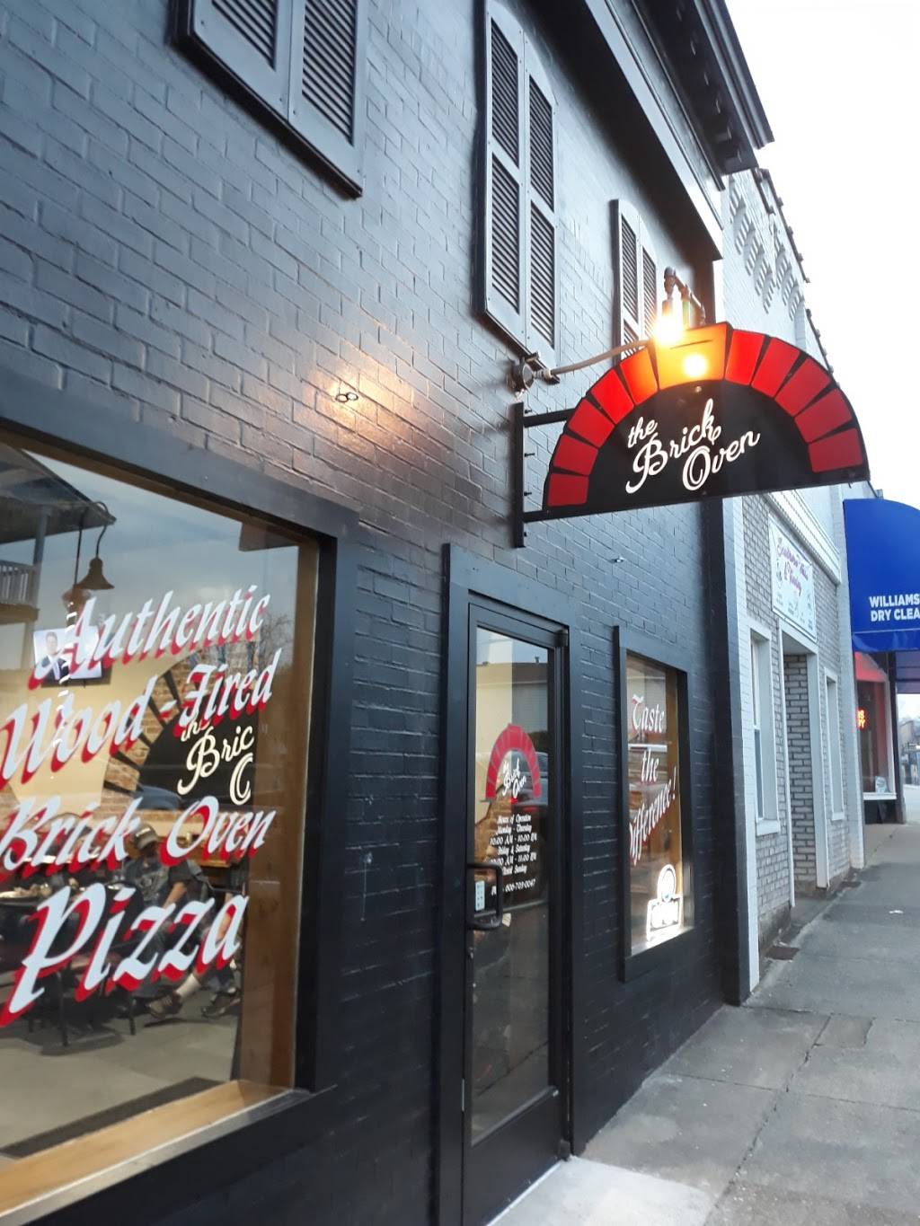 The Brick Oven | restaurant | 403 Main St, Williamsburg, KY 40769, USA | 6067030047 OR +1 606-703-0047