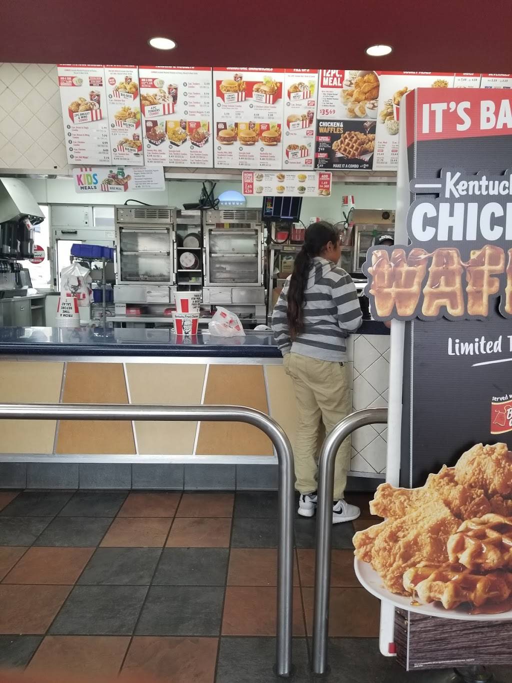 KFC | restaurant | 700 E Alisal St, Salinas, CA 93905, USA | 8314242505 OR +1 831-424-2505