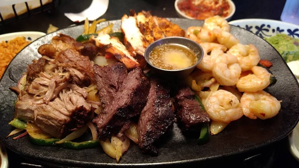 Chevys Fresh Mex | restaurant | 1890 Powell St, Emeryville, CA 94608, USA | 5106538210 OR +1 510-653-8210