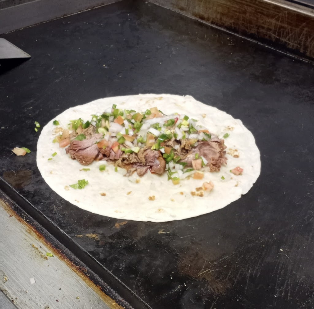 Birrieria y Taqueria Flores | restaurant | 4725 Airport Rd, Santa Fe, NM 87507, USA | 5052309904 OR +1 505-230-9904