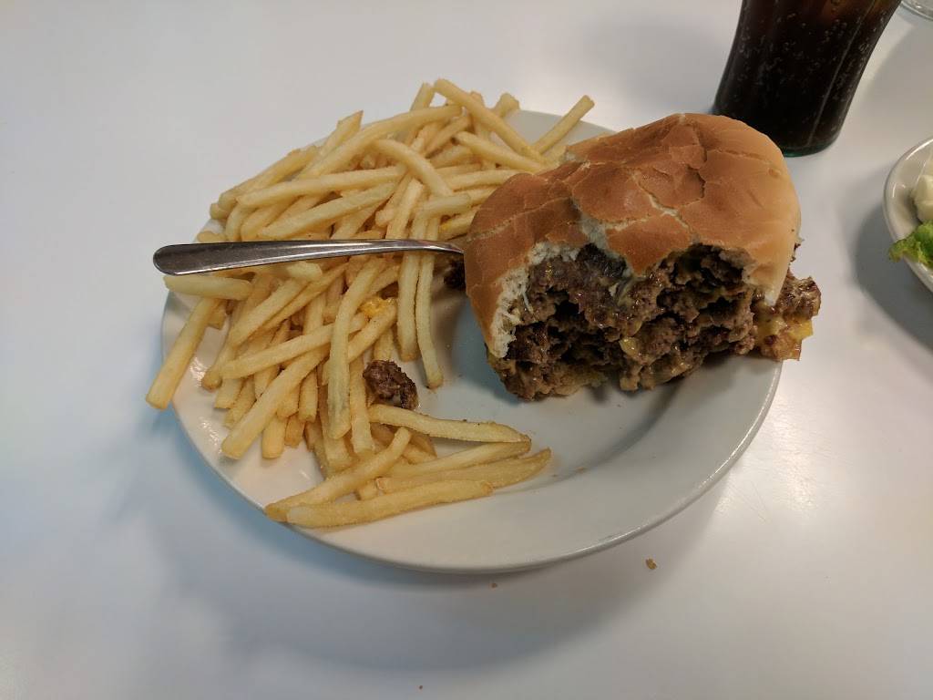 Steak n Shake | restaurant | 3232 Bardstown Rd, Louisville, KY 40205, USA | 5024562670 OR +1 502-456-2670