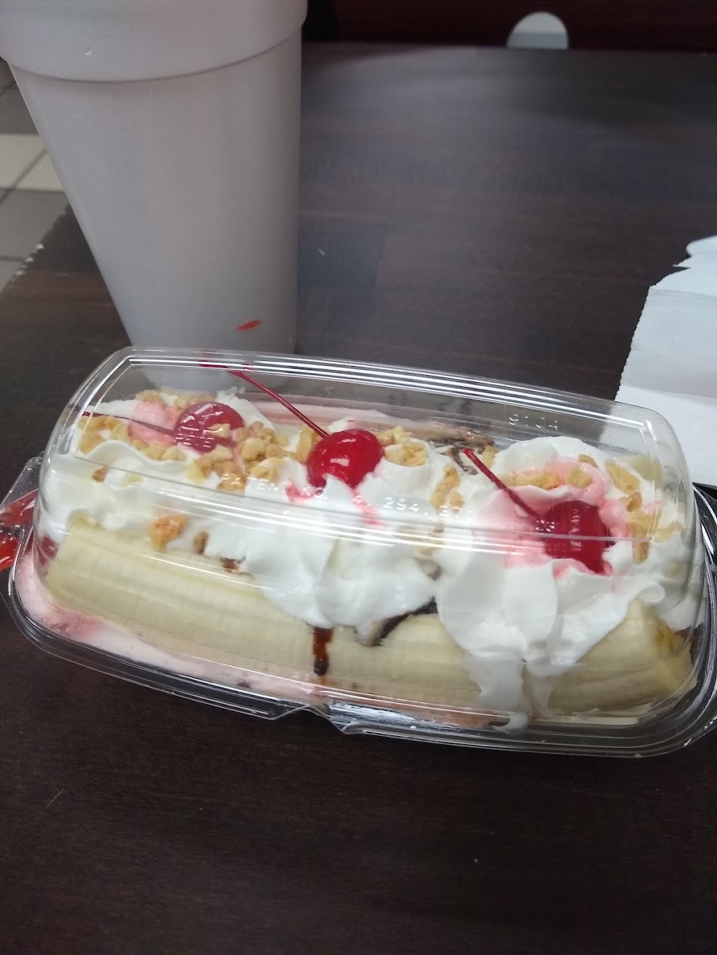 Queen Drive-IN | restaurant | 14420 Seventh St, Victorville, CA 92395, USA | 7605524071 OR +1 760-552-4071