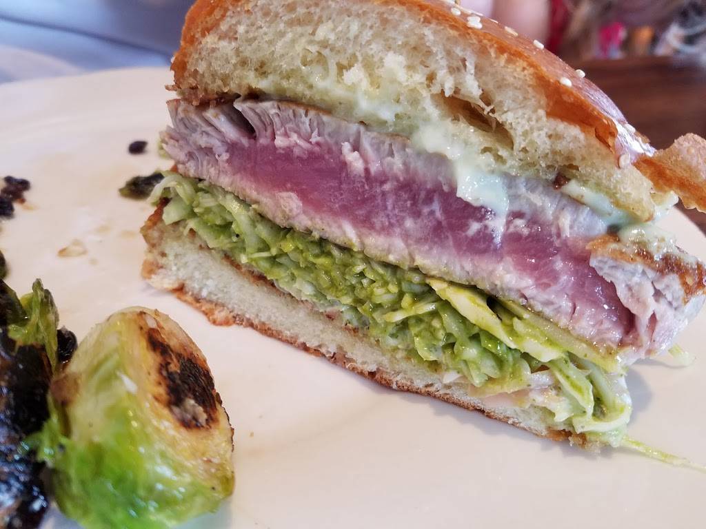 Bluewater Grill | restaurant | 15 E Cabrillo Blvd, Santa Barbara, CA 93101, USA | 8058455121 OR +1 805-845-5121