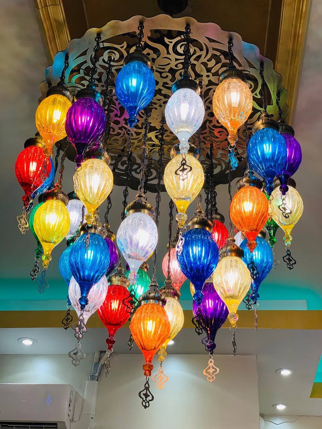 Sultans Dine | restaurant | 110-23 Jamaica Ave, Richmond Hill, NY 11418, USA | 7188462513 OR +1 718-846-2513