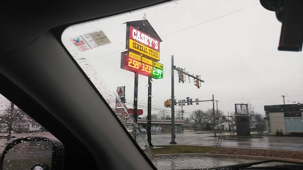 Caseys | meal takeaway | 4 S Main St, Dale, IN 47523, USA | 8129372503 OR +1 812-937-2503