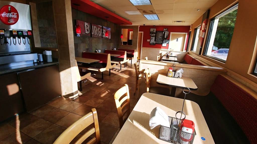 Dairy Queen Grill & Chill | restaurant | 323 W Cypress St, Ludowici, GA 31316, USA | 9125459598 OR +1 912-545-9598