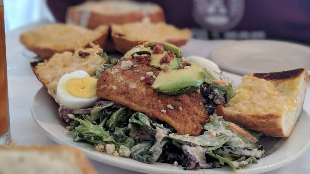 Vivolos Chowder House | restaurant | 127 Central Ave, Pacific Grove, CA 93950, USA | 8313725414 OR +1 831-372-5414