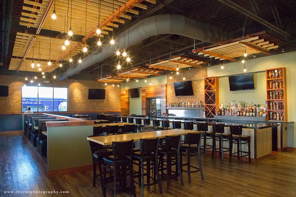 Timberwood Tap House | restaurant | 245 Merchant Walk Ave, Charlottesville, VA 22902, USA | 4342343563 OR +1 434-234-3563