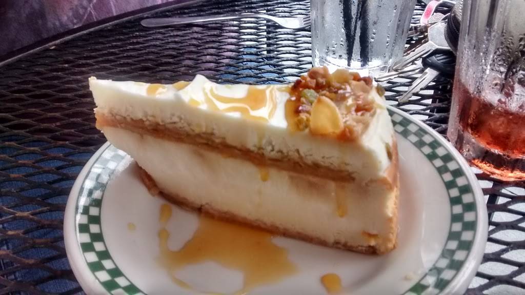 Poor Phils Bar and Grill | restaurant | 139 S Marion St, Oak Park, IL 60302, USA | 7088480871 OR +1 708-848-0871