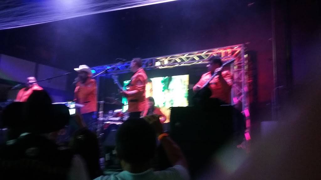 Candela Bar And Grill | restaurant | 8502 W Golf Rd, Niles, IL 60714, USA | 7738656741 OR +1 773-865-6741