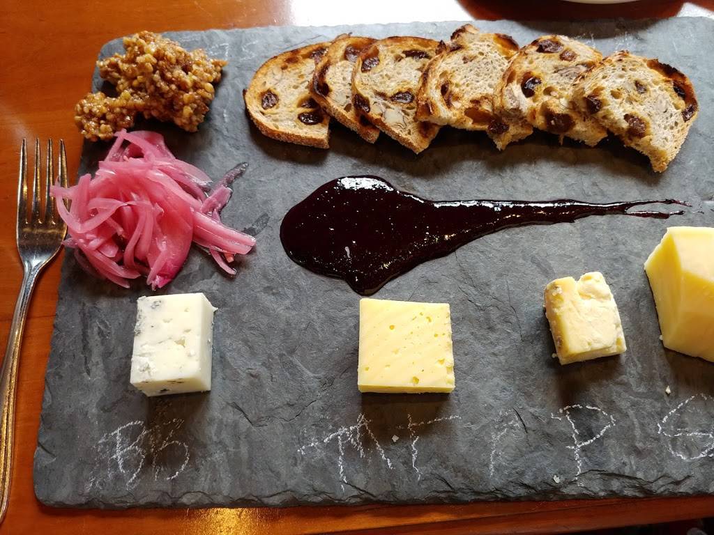 Clydes | meal takeaway | 42920 Broadlands Blvd, Broadlands, VA 20148, USA | 5712091200 OR +1 571-209-1200