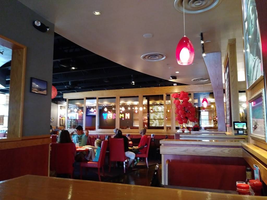 Red Robin Gourmet Burgers and Brews | restaurant | 2671 Fairfield Commons, Beavercreek, OH 45431, USA | 9373209800 OR +1 937-320-9800