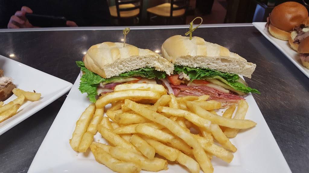 Tailgate Tavern & Marketplace | restaurant | 28 Portsmouth Ave, Stratham, NH 03885, USA | 6035802294 OR +1 603-580-2294