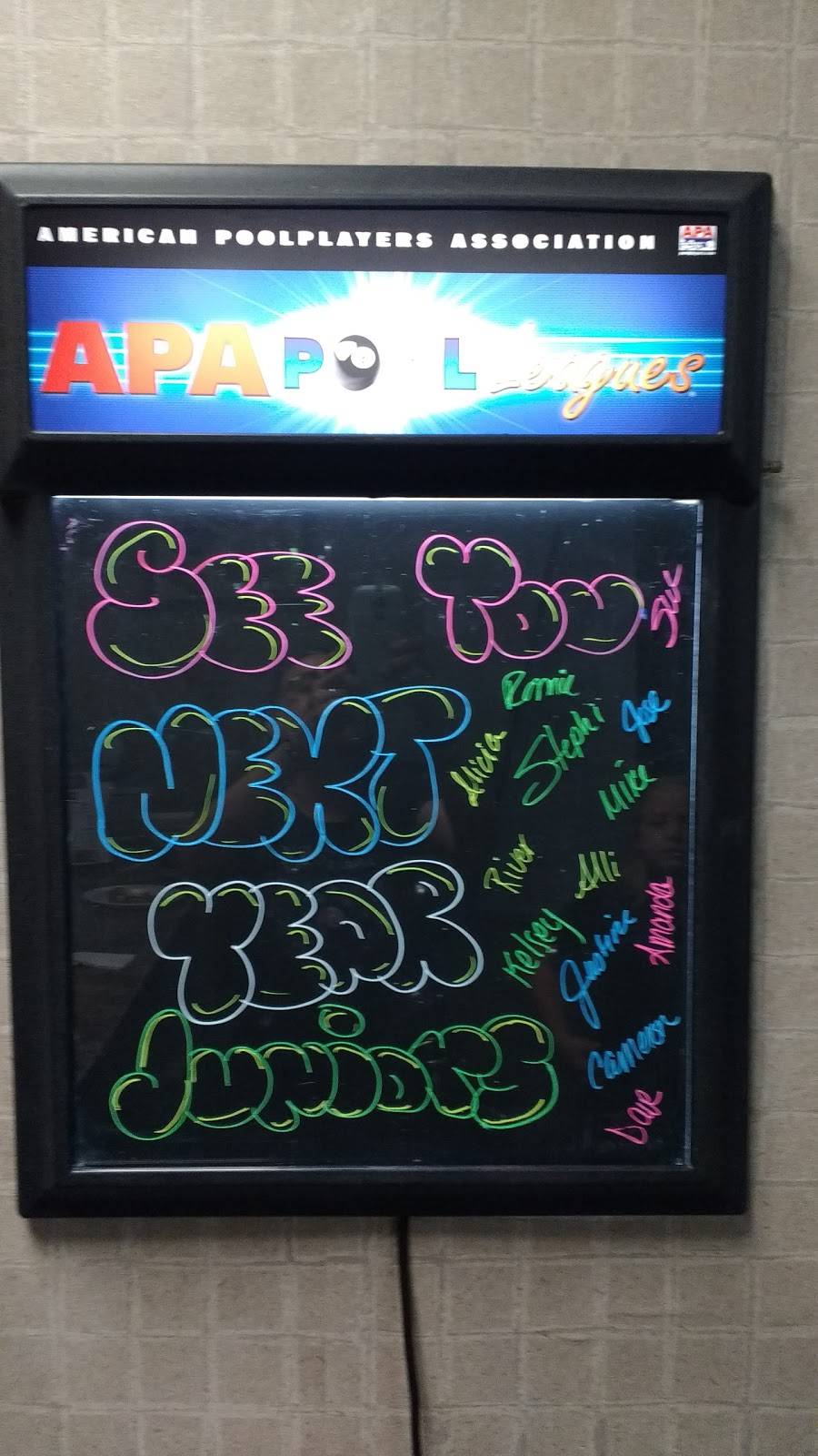 Sharkys Bar & Grill | restaurant | 2902 E Kimberly Rd, Davenport, IA 52807, USA | 5633597225 OR +1 563-359-7225