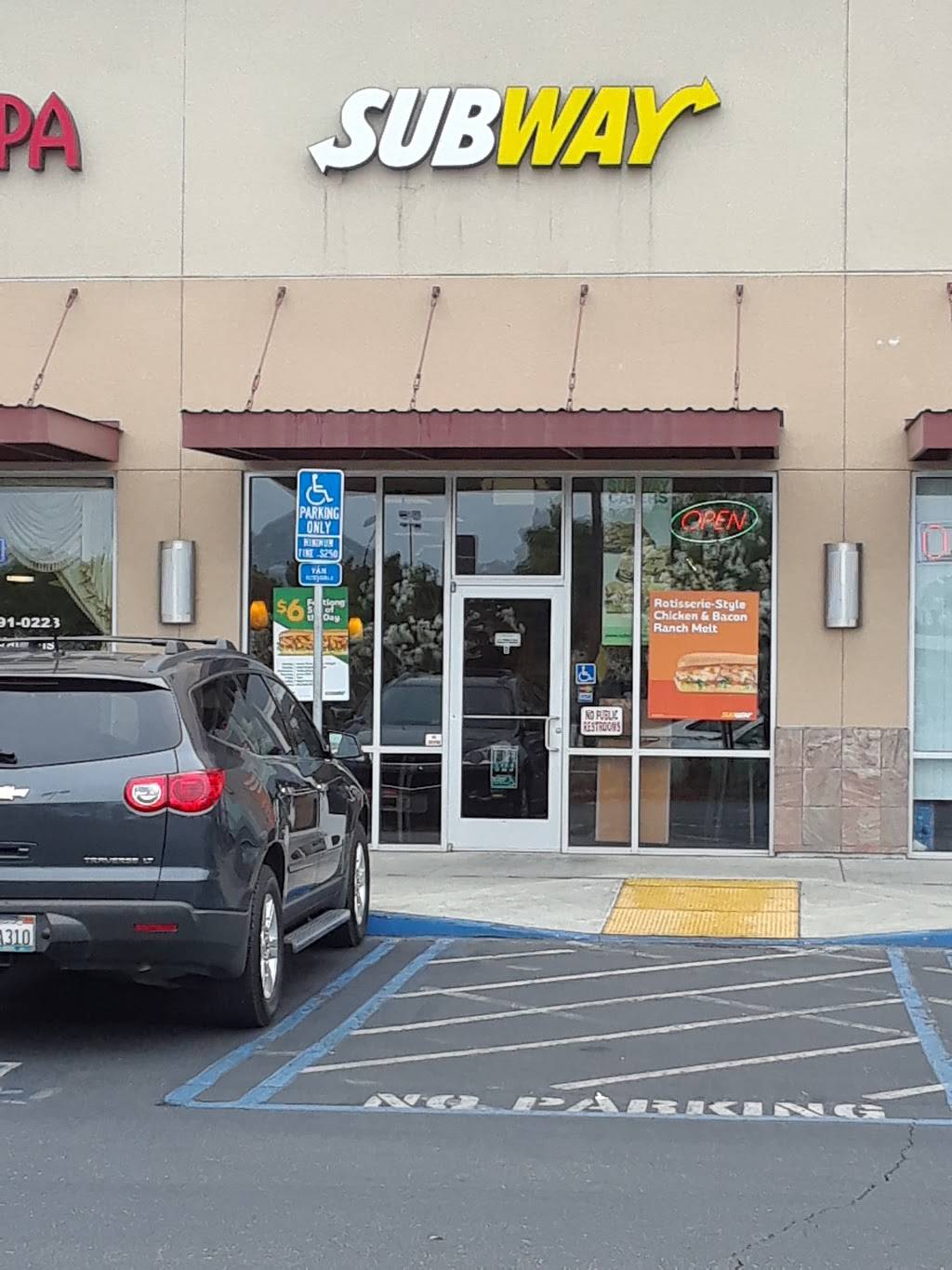 Subway | restaurant | 386 W Ashlan Ave, Clovis, CA 93612, USA | 5592920335 OR +1 559-292-0335