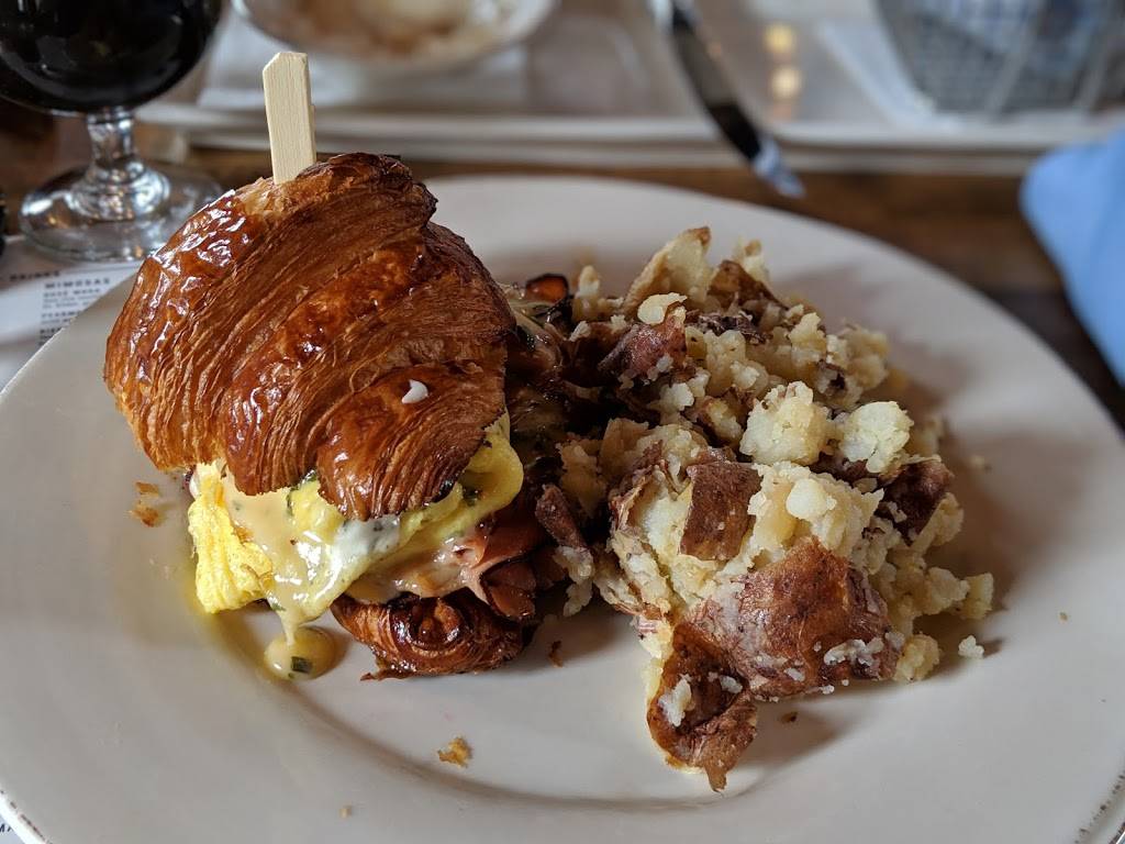 Café Bavaria | restaurant | 7700 Harwood Ave, Wauwatosa, WI 53213, USA | 4142717700 OR +1 414-271-7700