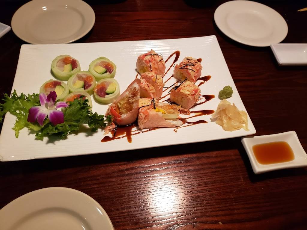 Nana Asian Fusion & Sushi Bar | restaurant | 4511 N Oakland Ave, Milwaukee, WI 53211, USA | 4149678888 OR +1 414-967-8888