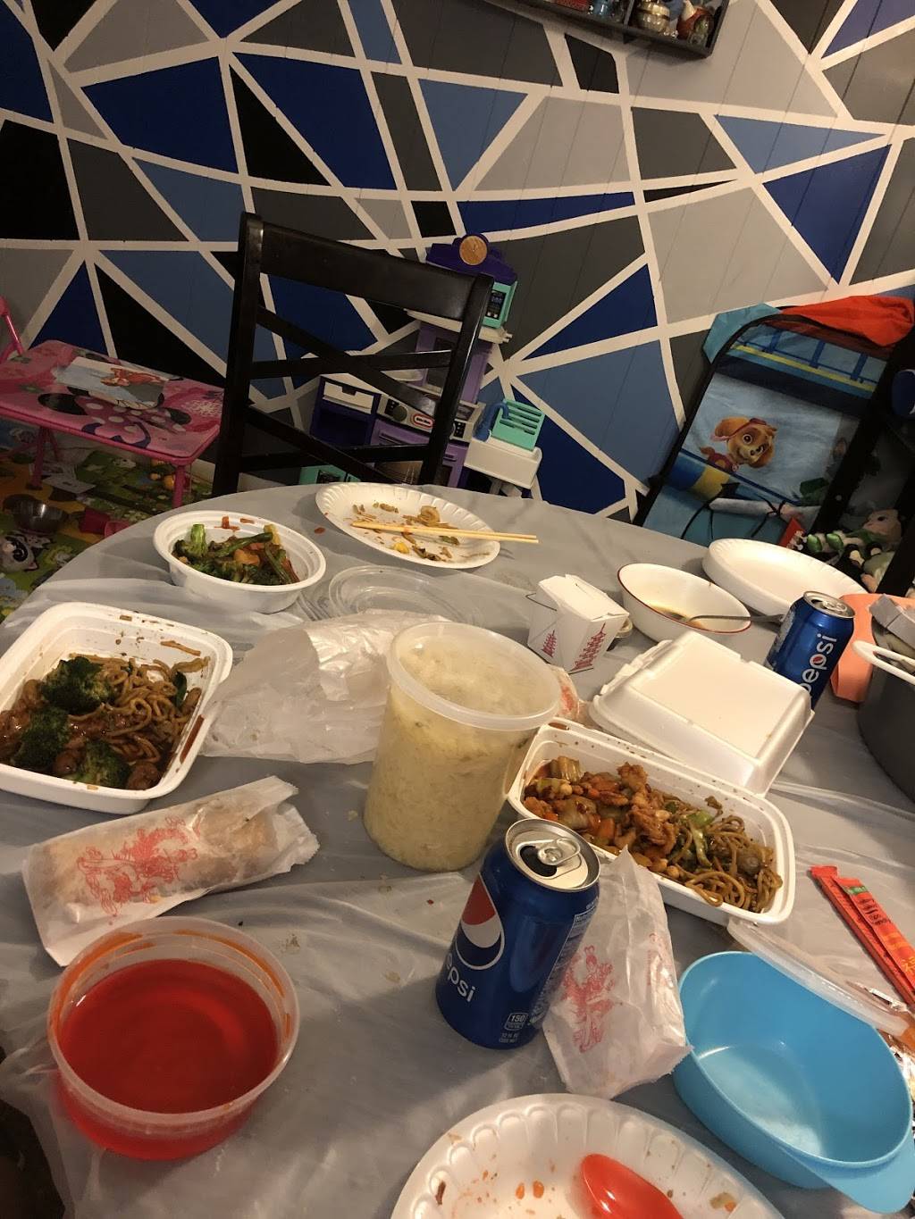 Ming Hong Chinese Restaurant | restaurant | 675 High St, Burlington, NJ 08016, USA | 6093871390 OR +1 609-387-1390