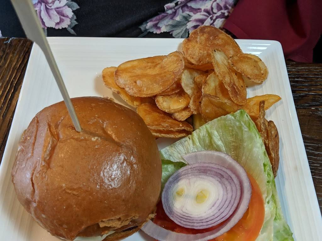 Poseidons Pub | restaurant | 10218 Racetrack Rd, Berlin, MD 21811, USA | 4106410600 OR +1 410-641-0600