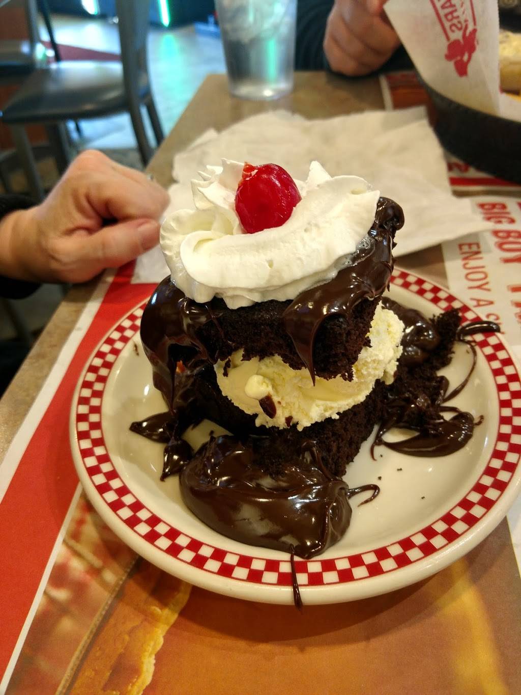 BIG BOY | restaurant | 37123 Six Mile Rd, Livonia, MI 48152, USA | 7344646670 OR +1 734-464-6670