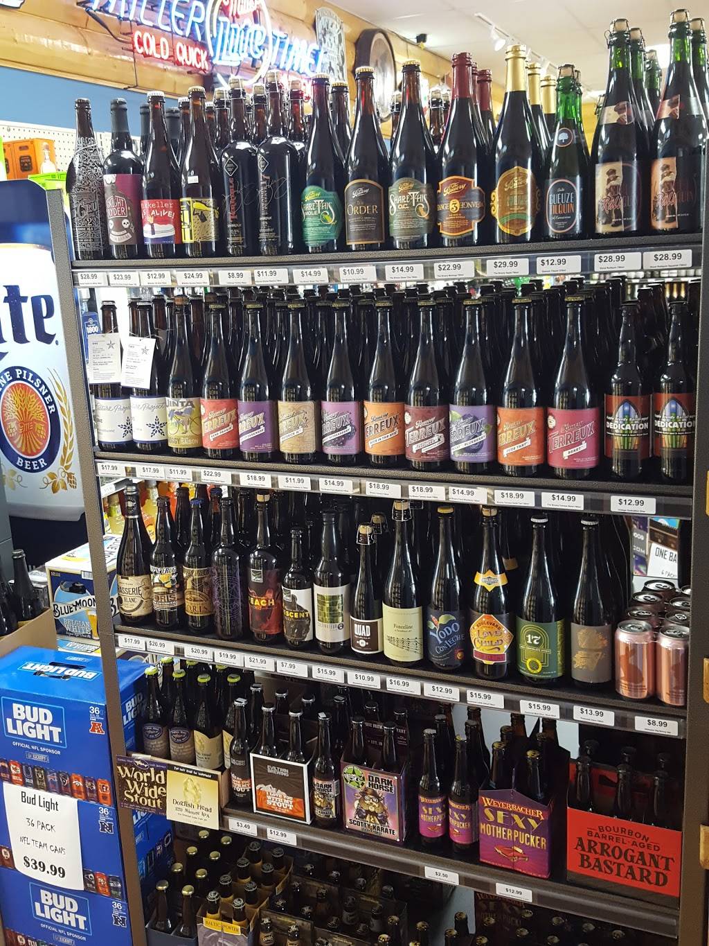 City View Liquor | meal takeaway | 6420 Cottage Grove Rd, Madison, WI 53718, USA | 6082219910 OR +1 608-221-9910