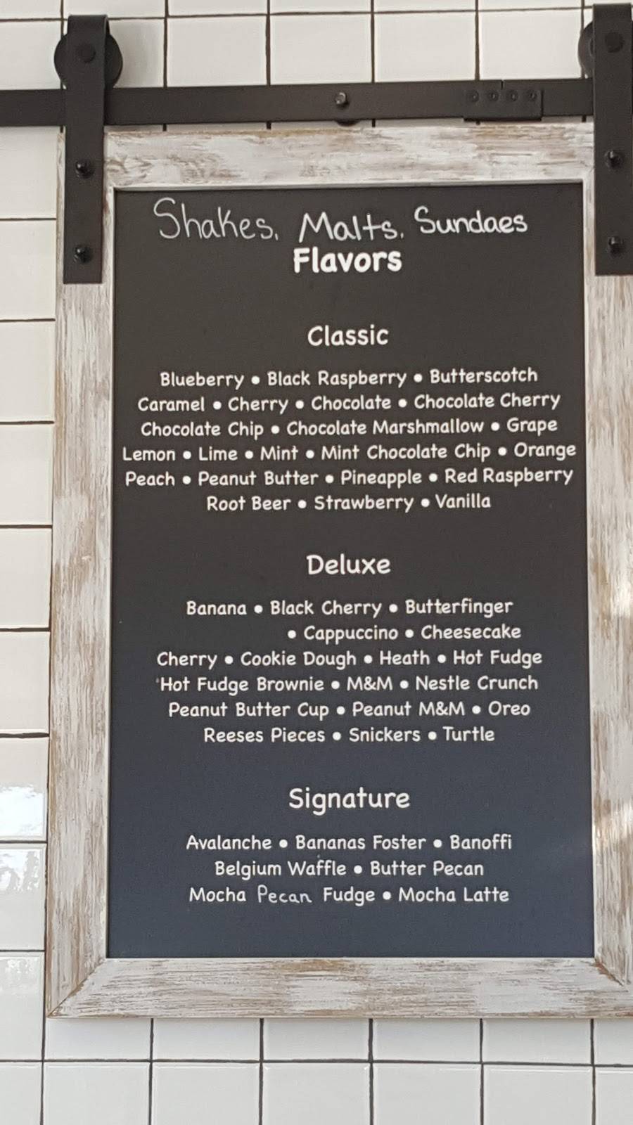 Country Style Ice Cream & Coffee | cafe | 314 W 1st Ave, Coal Valley, IL 61240, USA | 3097995767 OR +1 309-799-5767