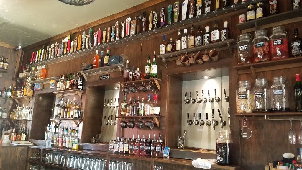 Antebellum Ale House | restaurant | 321 E Oak St, Weatherford, TX 76086, USA | 8173416625 OR +1 817-341-6625