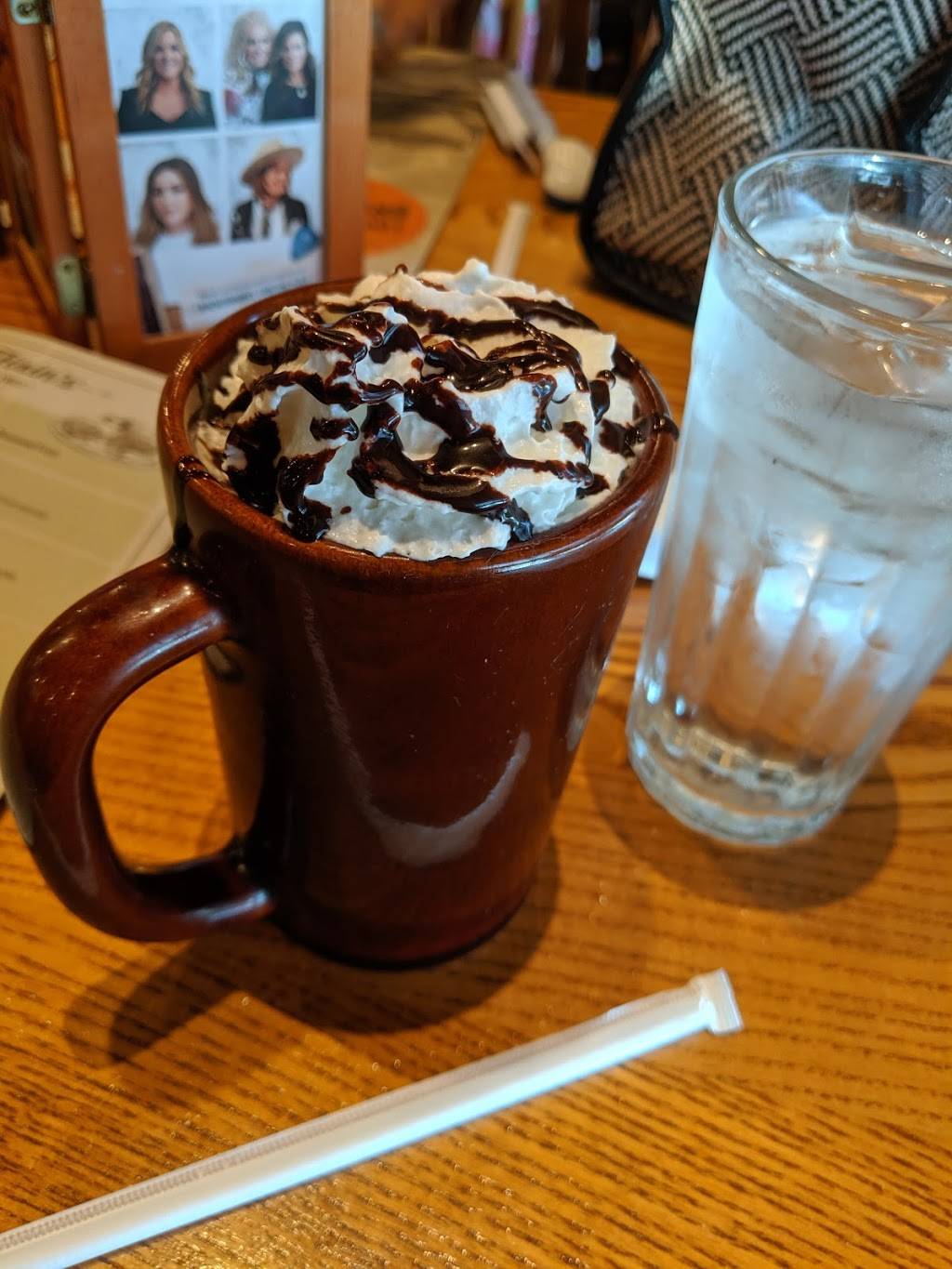 Cracker Barrel Old Country Store | restaurant | 103 Paradise St, Manchester, TN 37355, USA | 9317231358 OR +1 931-723-1358